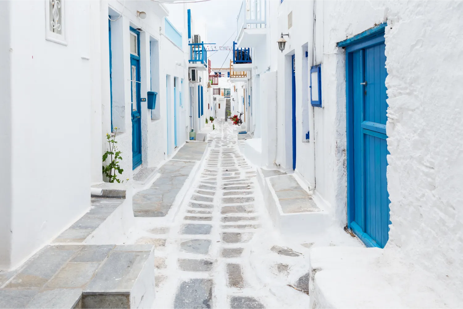 Los edificios encalados y las calles estrechas de la ciudad de Mykonos