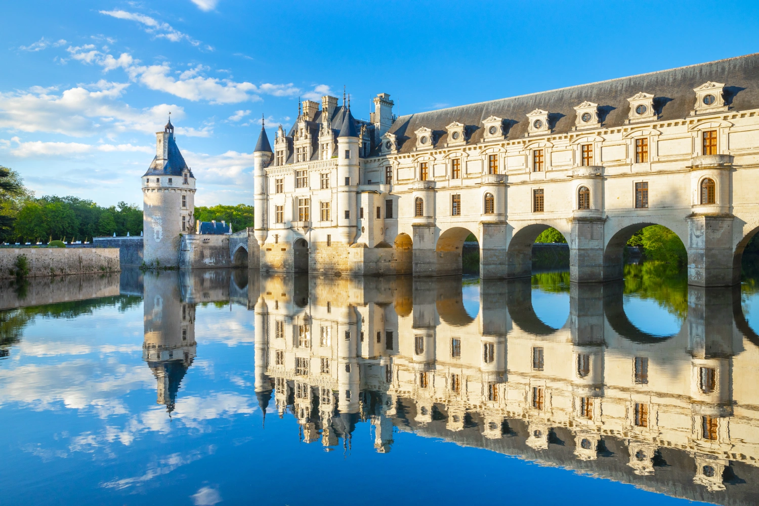 Vista del castillo de Chenonceau, situado en el valle del Loira, en el pequeño pueblo de Chenonceaux